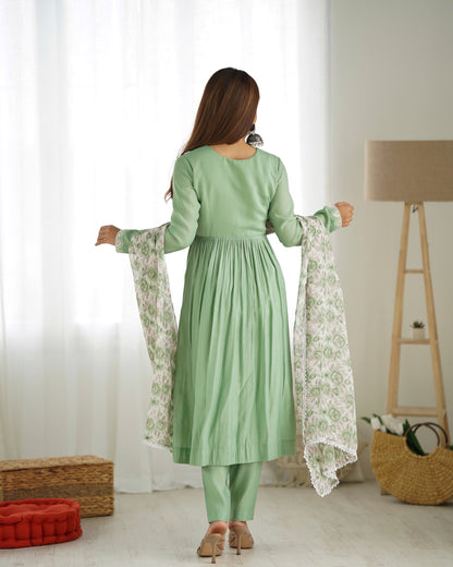 Nyra Cut Kurti Full Set